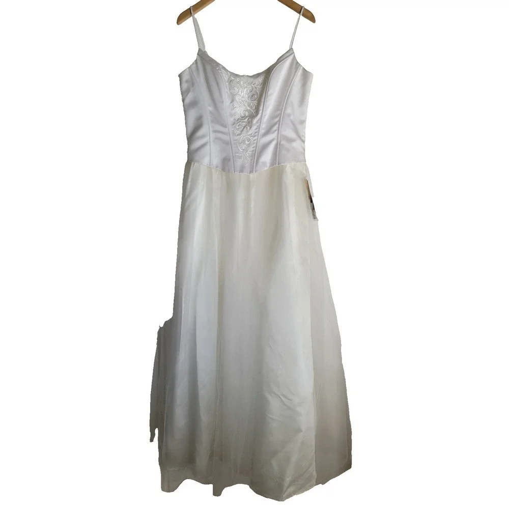Jessica Mcclintock Dresses | Nwt Jessica Mcclintock Gunne Sax Women's White Wedding Dress Size 11 Long A-Line | Color: White | Size: 11j |
